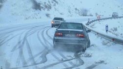 برف و باران در جاده های ۱۶ استان/ ۱۸ محور مسدود است

