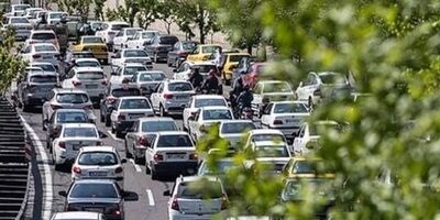 ترافیک در خیابان‌ها و بزرگراه‌های تهران سنگین است
