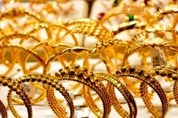 بازگشت طلا به کانال ۱۷ میلیون تومانی؛ قیمت پنهان دلار در طلا چقدر است؟