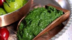 طرز تهیه نمک سبز خوشمزه برای میوه، غذا، سس و آلوچه
