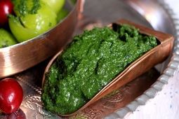 طرز تهیه نمک سبز خوشمزه برای میوه، غذا، سس و آلوچه
