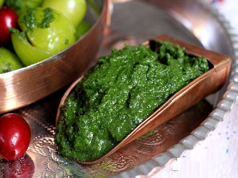 طرز تهیه نمک سبز خوشمزه برای میوه، غذا، سس و آلوچه