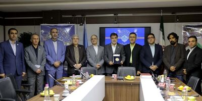 اعطای نخستین گواهی قدمت یونسکو به بیمه ایران
