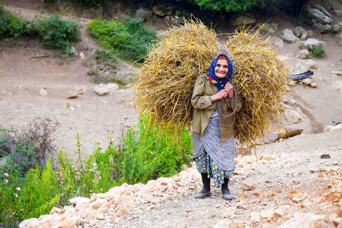 بیمه رایگان زنان سرپرست خانوار در روستاها / افزایش ۶۰ درصدی حقوق مستمریبگیران این صندوق