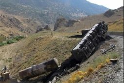 خروج واگن قطار شهربازی از ریل

