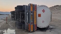 واژگونی تانکر سوخت در بندرلنگه یک مصدوم برجا گذاشت
