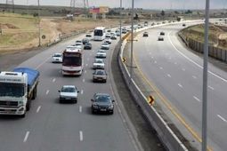 نجات دو نوجوان گرفتار در آزادراه کاشان-نطنز