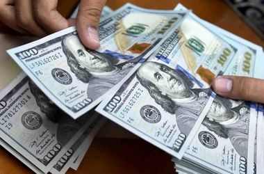 دلار به ۱۱۱ هزار تومان عقب نشست / ریزش قیمت ادامه خواهد داشت؟