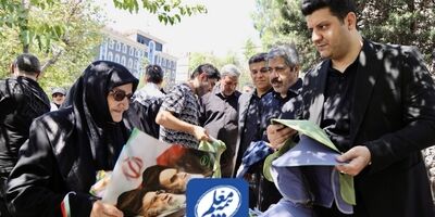 بازدید مدیرعامل صندوق ذخیره فرهنگیان از موکب خدمت‌رسانی بیمه معلم در مراسم تشییع رهبر شهید
