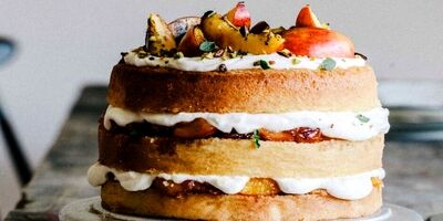 طرز تهیه کیک دو تخم مرغی با ماست