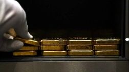 دلار در فراز و طلا در فرود
