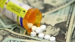 10 هزار میلیارد از گردش مالی دارویی کشور توسط بیمه‌ها پرداخت می‌شود