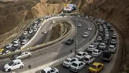 تردد روان در محورهای شمالی/ بارش باران و مه‌گرفتگی در جاده‌های ۲۱ استان کشور