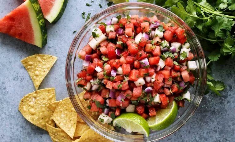 چطوری سالاد سالسای هندوانه درست کنیم؟