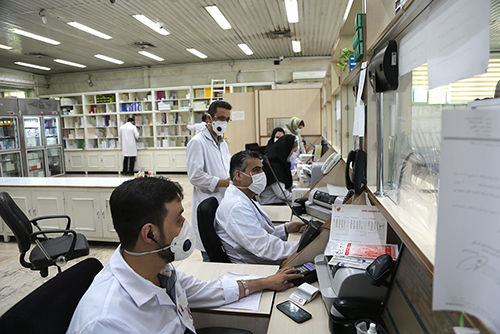 حضور نمایندگان بیمه در داروخانه های هلال احمر / افزایش ۳۲ درصدی پذیرش نسخهها