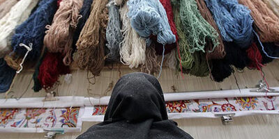 سختگیری بیش از حد مانعی بزرگ برای بیمه شدن قالیبافان است!