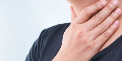 اولین علائم سرطان حنجره چیست؟
