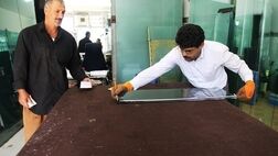 متوسط دستمزد ساعتی شیشه بر درجه یک 47 هزارتومان!