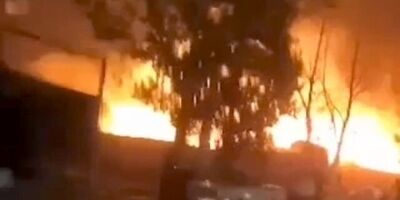 جزئیات آتش‌سوزی در نظرآباد البرز/ ۱۲ واحد ضایعاتی دچار حریق شد
