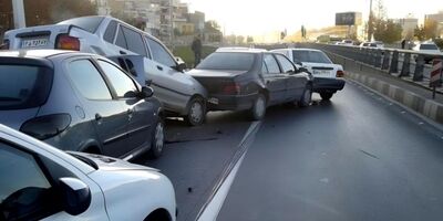 درگیری بعد از تصادف زنجیره‌ای 13 مصدوم داشت
