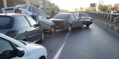 درگیری بعد از تصادف زنجیره‌ای 13 مصدوم داشت
