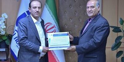 بیمه آسیا حکم قهرمانی المپیاد ورزشی صنعت بیمه کشور را دریافت کرد
