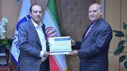 بیمه آسیا حکم قهرمانی المپیاد ورزشی صنعت بیمه کشور را دریافت کرد
