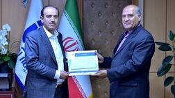 بیمه آسیا حکم قهرمانی المپیاد ورزشی صنعت بیمه کشور را دریافت کرد
