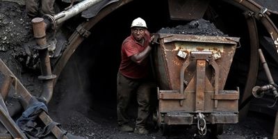 راهنمای جامع سختی کار و بازنشستگی پیش از موعد در مشاغل سخت و زیان‌آور