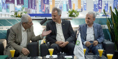 گسترش همکاری بانک کارآفرین با دو انجمن‌ حوزه نفت و پالایش
