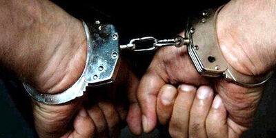 سردار قلابی با کلاشنیکف دستگیر شد
