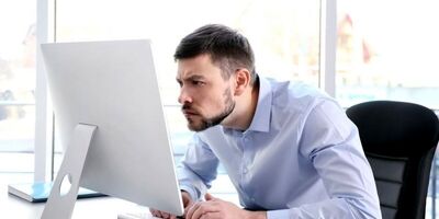 چه چیزی باعث میگرن می‌شود؟