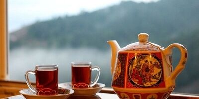 چه کسانی نباید چای پُررنگ بخورند