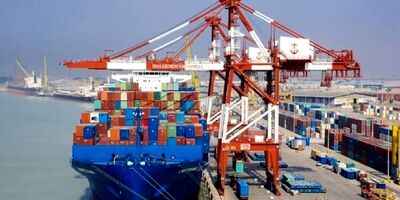 انفجار در بندر شهید رجایی تاثیری در عملکرد بندر نداشته است / تجهیزات استراتژیک، هیچ آسیبی ندیده‌اند