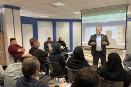 اعضای هیئت عامل بیمه رازی در جمع نمایندگان و کارکنان استان اردبیل
