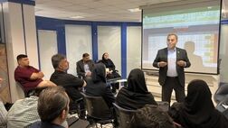اعضای هیئت عامل بیمه رازی در جمع نمایندگان و کارکنان استان اردبیل
