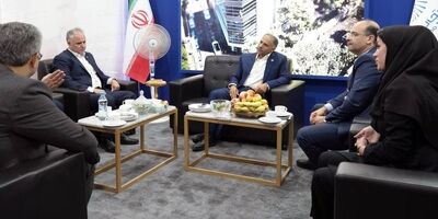 روز پایانی غرفه بیمه تجارت‌نو در شانزدهمین نمایشگاه بین‌المللی صنعت مالی (بورس، بانک و بیمه)
