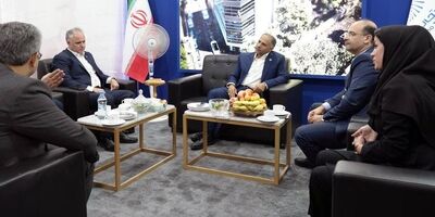 روز پایانی غرفه بیمه تجارت‌نو در شانزدهمین نمایشگاه بین‌المللی صنعت مالی (بورس، بانک و بیمه)
