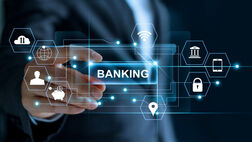 ساختار بانکی با تمرکز بر الکترونیکی کردن فرآیندهای سنتی همچنان  مشتری محور نیست 