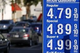 جنگ هر باک بنزین در آمریکا را 13 دلار گران کرد 