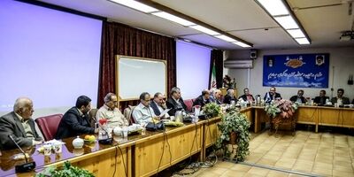 میلیاردها تومان از حساب بیمه شدگان به دست پزشکان افتاده است