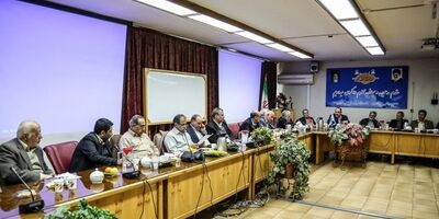 میلیاردها تومان از حساب بیمه شدگان به دست پزشکان افتاده است