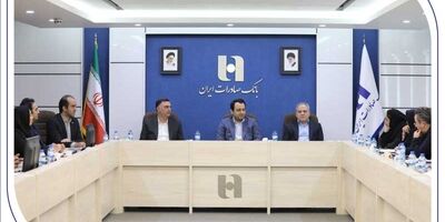اقناع و پاسخگویی شفاف و صادقانه به افکار عمومی از وظایف روابط‌عمومی‌ است
