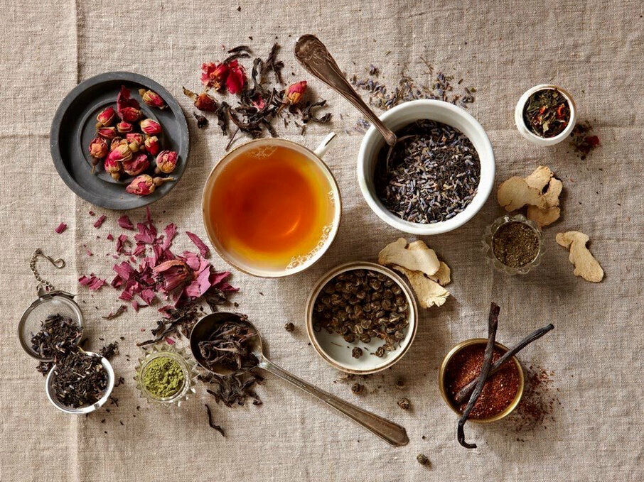برای نفخ شکم چه بخوریم ؟ ؛ بهترین دمنوش برای نفخ شکم