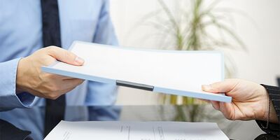 برای ثبت قرارداد کار به دفاتر پیشخوان بروید
