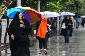 رگبار و رعد و برق در جنوب کشور/ وزش باد شدید در نقاط مختلف ایران
