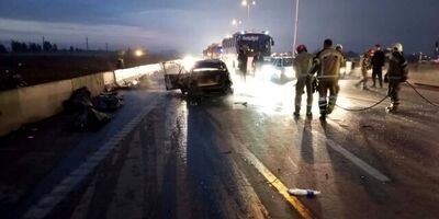 واژگونی آتشین پراید در اتوبان قم - تهران