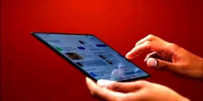 رونمایی سامسونگ از یک گوشی جدید با صفحه نمایش غول‌پیکر تاشو سه لایه
