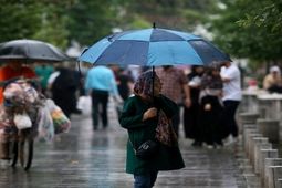 بارش باران و رگبار در دامنه‌های جنوبی البرز و تهران
