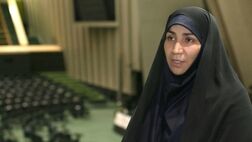 منافع برخی افراد مانع از انتقال بیمه فعلی ایثاگران از دی به ایران است